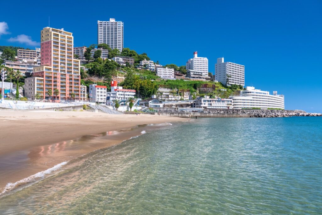 【靜岡熱海】熱海2天1夜怎麼玩？MOA美術館、桃山館復古喫茶、熱海陽光海灘、熱海布丁的東京近郊小旅行