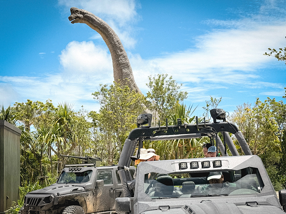 沖繩 JUNGLIA OKINAWA 叢林樂園 DINOSAUR SAFARI（恐龍探險）