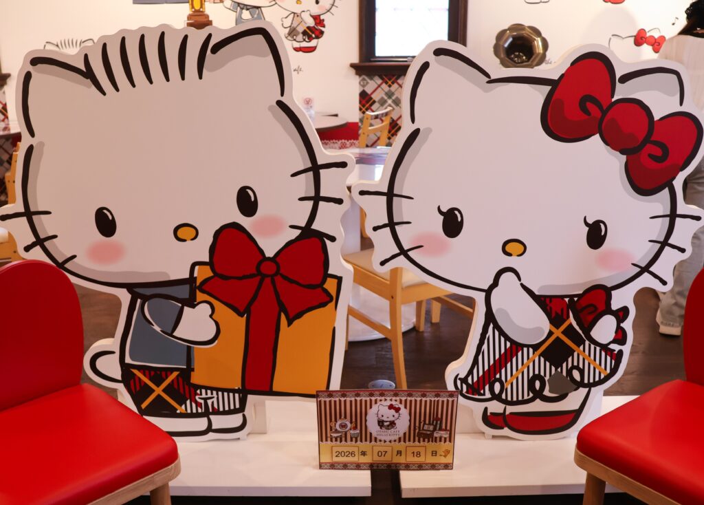 【北海道小樽】Hello Kitty 迷必朝聖三麗鷗咖啡廳！Otaru Cafe × Hello Kitty 北海道限定周邊、造型餐點、超可愛打卡景點